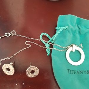 Tiffany 925 Round set. Beautiful
